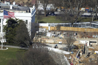 Donald Trump urge reactivar construcción del nuevo salón de baile Casa Blanca por seguridad