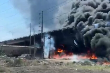 Accidente entre tren y pipa deja dos fallecidos en Querétaro