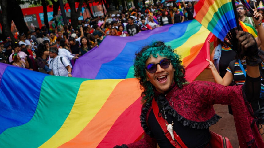 Activistas advierten rezagos en México para registrar violencia contra personas LGBT+