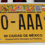 CDMX presenta placas del Mundial 2026 con diseño de ajolote