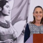 Claudia Sheinbaum reconoce a docentes