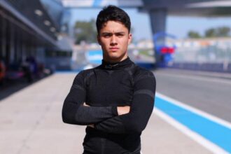 El piloto mexicano Noel León