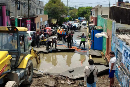 Fuga de agua en Xochimilco provoca inundaciones y daños en viviendas