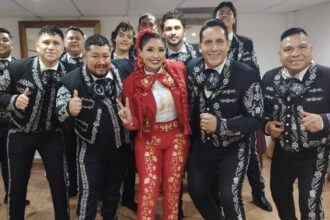 Mariachi de La Laguna sorprende junto a India Yuridia en el Teatro Nazas