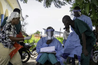 Recuperaciones dan esperanza ante brote de ébola en África