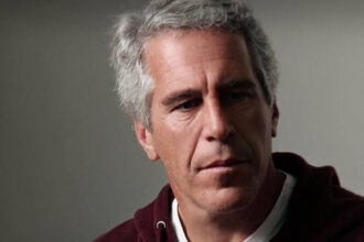 Sobrevivientes del caso Epstein cuestionan avances y piden mayor atención a sus testimonios