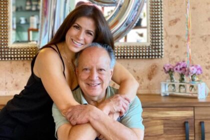 Alessandra Rosaldo y su papá