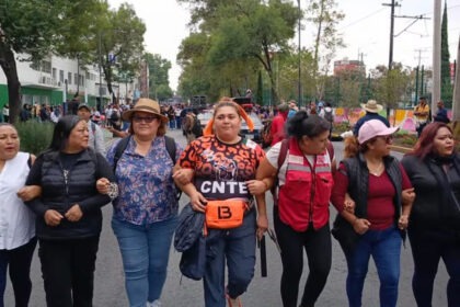 CNTE realiza movilizaciones en la capital mientras autoridades refuerzan medidas en el aeropuerto