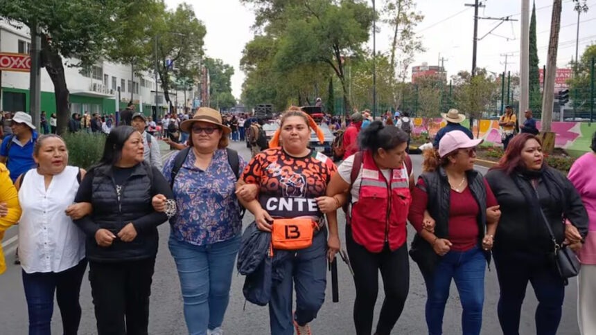 CNTE realiza movilizaciones en la capital mientras autoridades refuerzan medidas en el aeropuerto