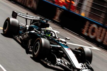 Checo Pérez suma kilómetros en Barcelona