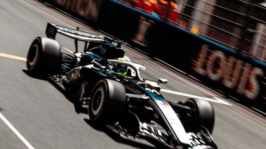 Checo Pérez suma kilómetros en Barcelona