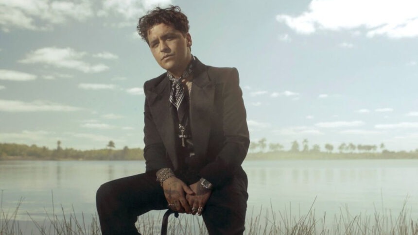 Christian Nodal sorprende con homenaje