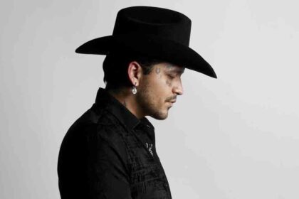 Christian Nodal y Ángela Aguilar llaman la atención
