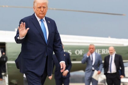 EU bombardea objetivos militares en Irán tras presunta violación del alto al fuego, denuncia Trump