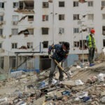 Milagro en Venezuela: rescatan con vida a padre e hijo tras permanecer cuatro días bajo los escombros
