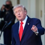 Trump lanza ultimátum comercial impondrá aranceles del 100% por impuestos digitales a empresas de EU