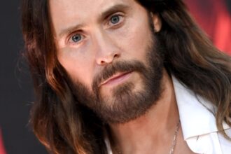 Documental de la BBC expone acusaciones contra Jared Leto; el actor rechaza todos los señalamientos