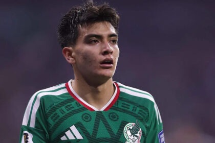 Gilberto Mora llama la atención