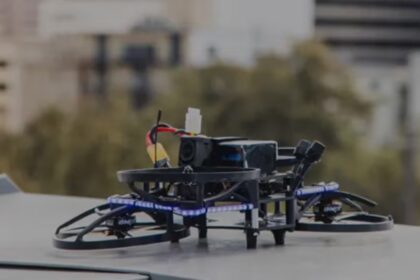 Implementan drones de seguridad escolar con gel pimienta en Estados Unidos