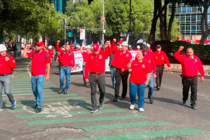 Mineros marchan a Gobernación