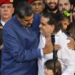 Ordenan indemnización de Nicolás Maduro por 314 mdd a estadounidenses torturados