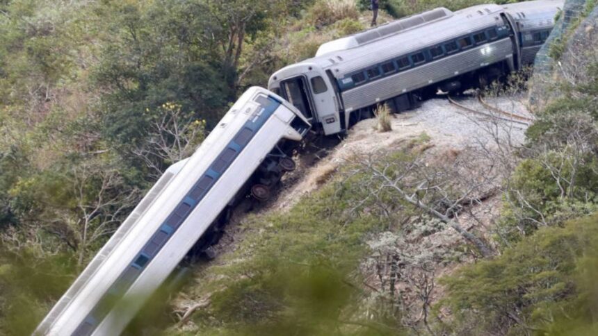 Reportan nuevo descarrilamiento del Tren Interoceánico en Oaxaca; no hay lesionados