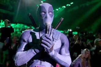 Ryan Reynolds en Avengers Doomsday_ El actor sorprende disfrazado de Deadpool en la Comic-Con