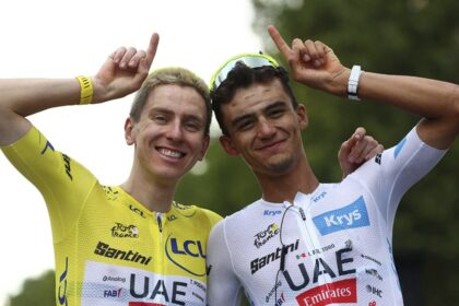 Tadej Pogacar conquista su quinto Tour de Francia; Isaac del Toro hace historia en el podio