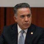 Enrique Inzunza deja Morena en el Senado y se declara legislador independiente