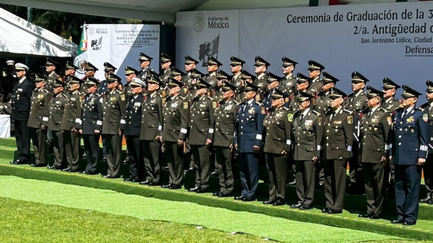 General Trevilla encabeza la graduación de la Defensa Nacional de 1,300 elementos