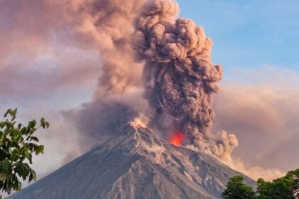 Guatemala declara alerta máxima por erupción del volcán de Fuego