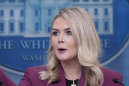 Karoline Leavitt renuncia a la Secretaría de Prensa de la Casa Blanca