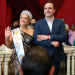 Manolo Jiménez corona a Rosa María Leos