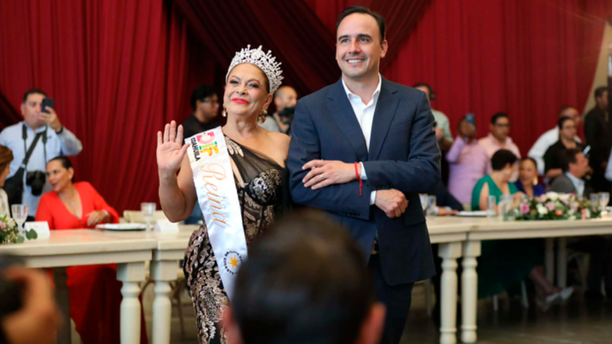 Manolo Jiménez corona a Rosa María Leos
