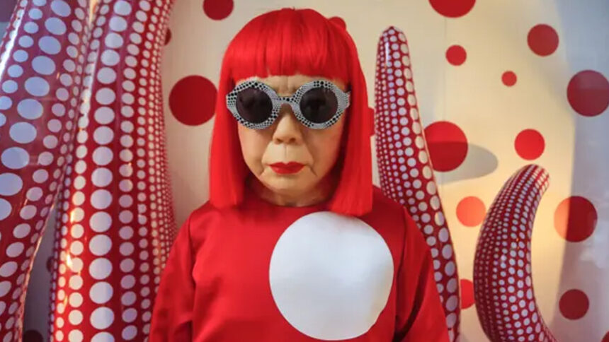 Muere Yayoi Kusama a los 97 años, la icónica artista japonesa de los lunares