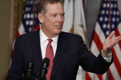 Robert Lighthizer respalda mantener el T-MEC y advierte que afectar la economía de México perjudicaría a Estados Unidos
