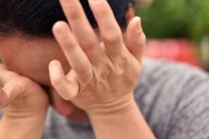 ¿Sientes dolor de cabeza por el eclipse solar? Estas son las causas reales