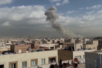 Estados Unidos lanza ataques contra Irán tras tensiones en el estrecho de Ormuz
