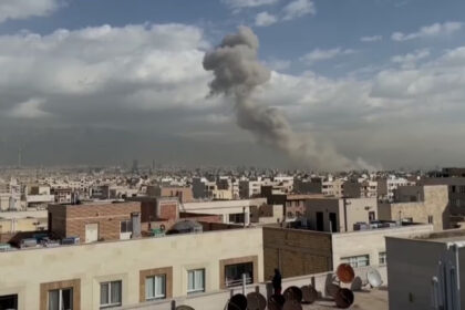 Estados Unidos lanza ataques contra Irán tras tensiones en el estrecho de Ormuz