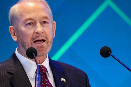 México y EU acuerdan debilitar a las redes financieras de cárteles