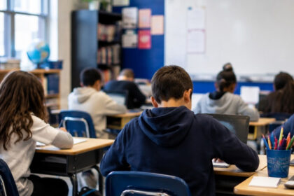 Nueva York prohibirá el uso de IA en escuelas públicas de nivel básico